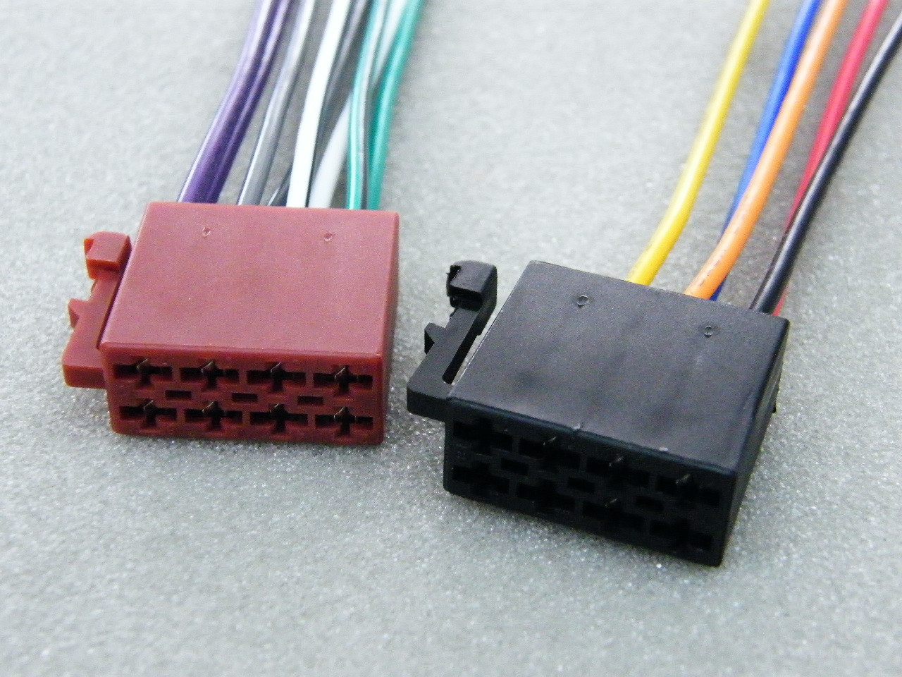 Universal 1x ISO-Stecker auf DIN-Buchse - ISO Adapter (KFZ) 
